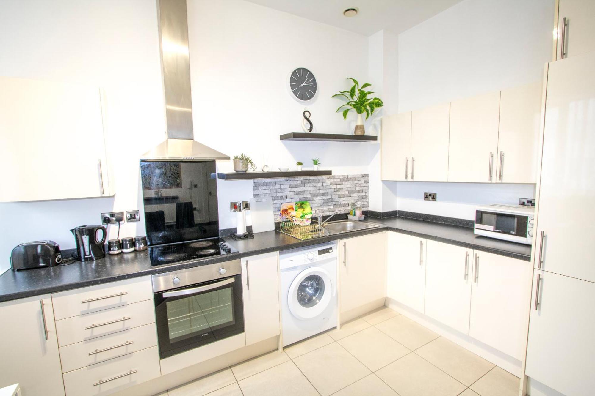 Ideal For Groups - 2 Bedroom Apartment - Free Parking, Transit Links, Close To Stadiums 맨체스터 외부 사진