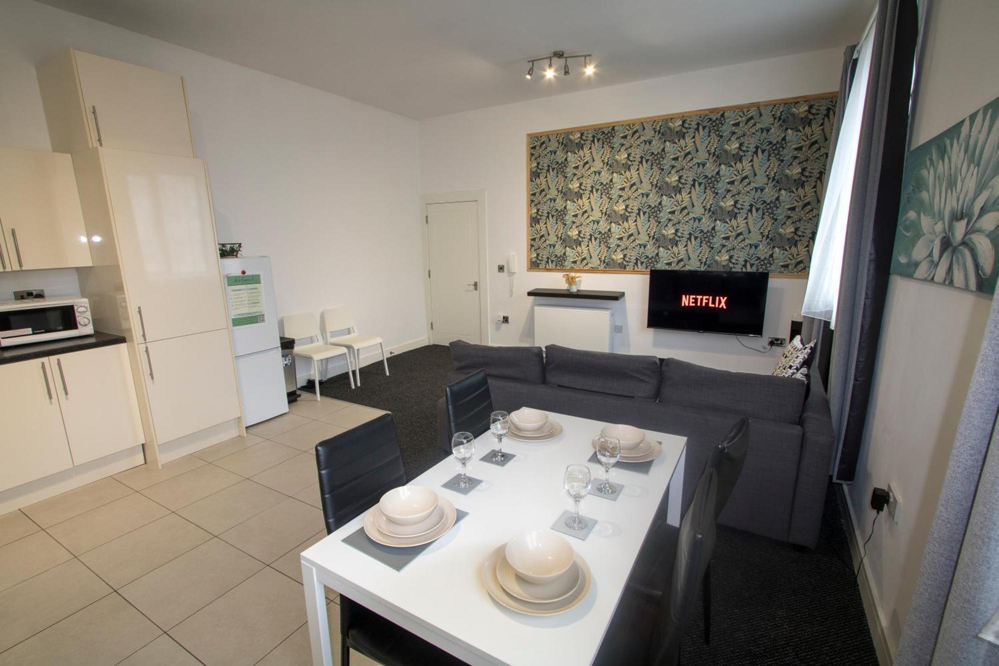 Ideal For Groups - 2 Bedroom Apartment - Free Parking, Transit Links, Close To Stadiums 맨체스터 외부 사진